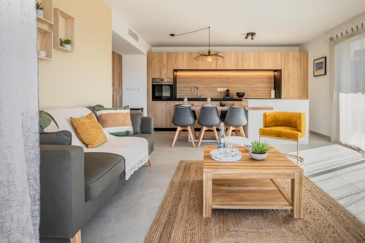 Superbe Appartement Bord De Mer Сен-Мандрие-сюр-Мер Экстерьер фото